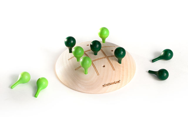 Green Tic-Tac-Toe